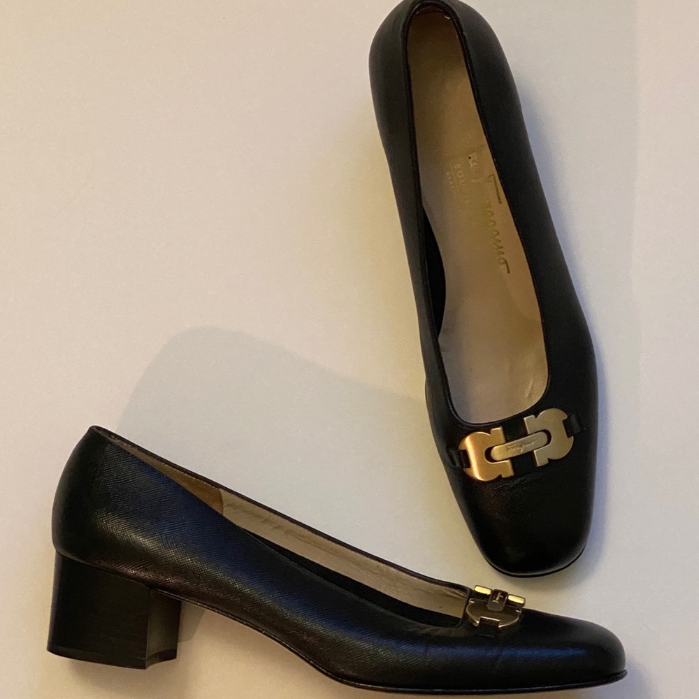 Salvatore Ferragamo Boutique - Old Label - Black Pumps - Size 8 C
